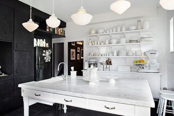 Inspiring Ideas for a Black and White Kitchen