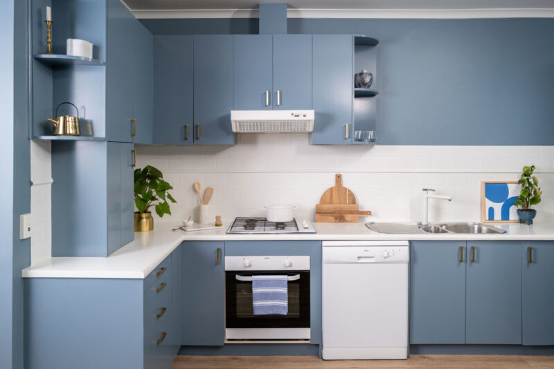 Transform Your Kitchen: Expert Tips to Fix Peeling Cabinets