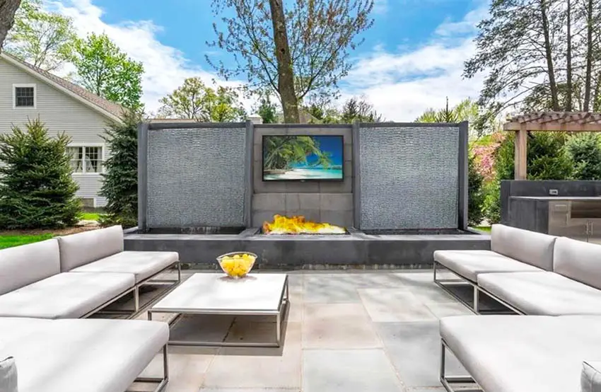 Enjoy the Great Outdoors with an Outdoor TV: Ideas and Inspiration