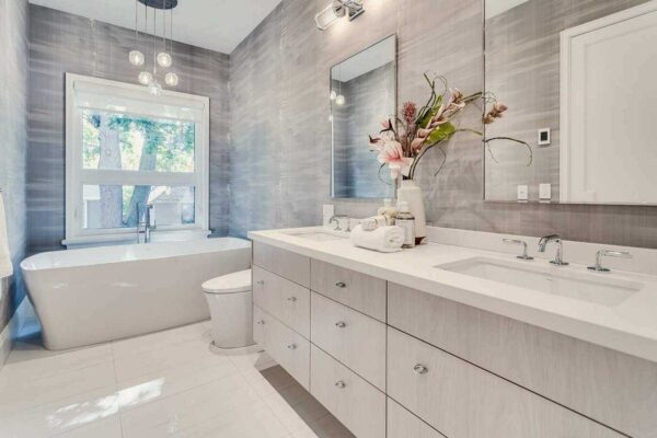 Maximizing Space: Tips and Tricks for Optimizing Your Bathroom Layout