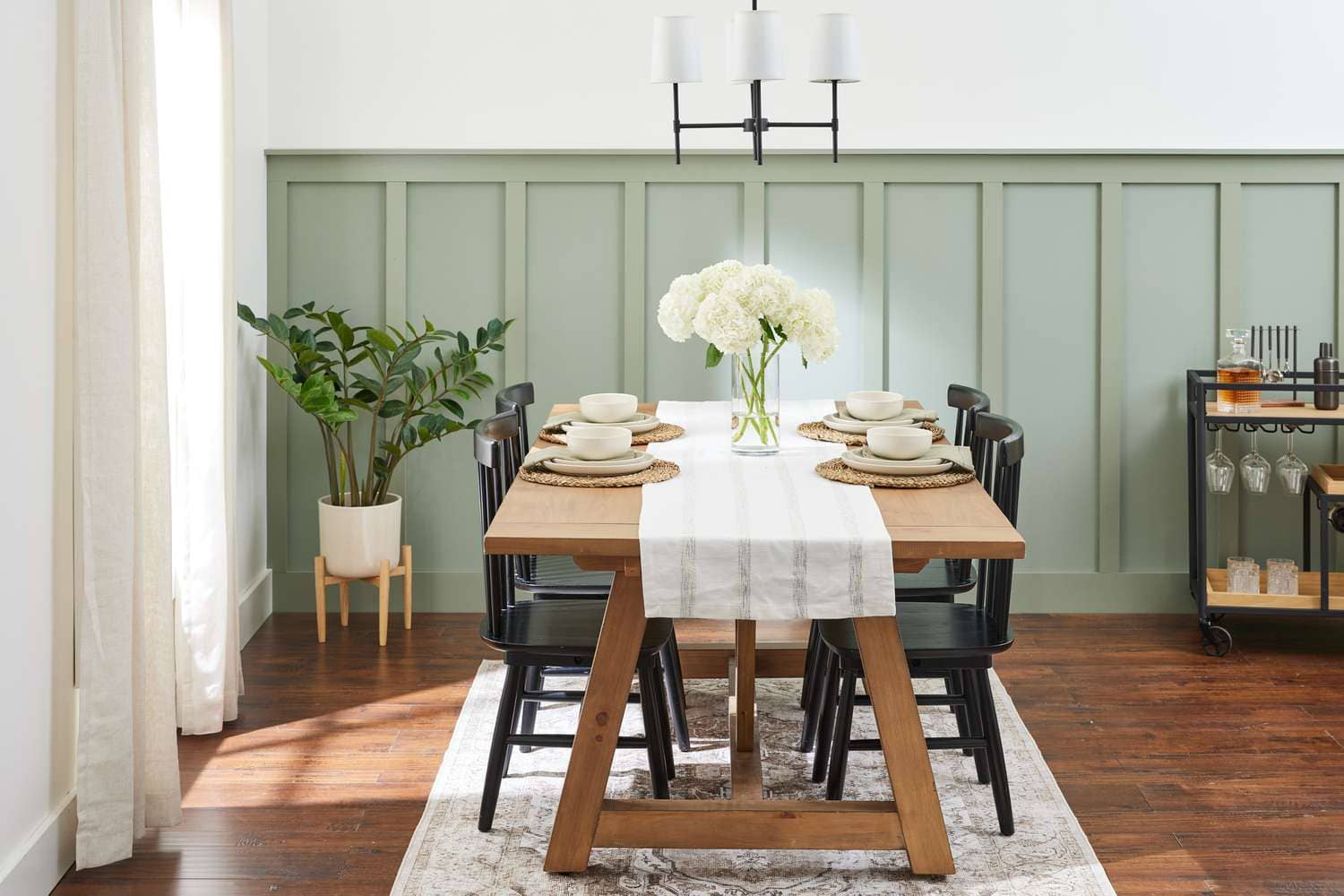 Modern Wainscoting: Elevate Your Interior Design with Style