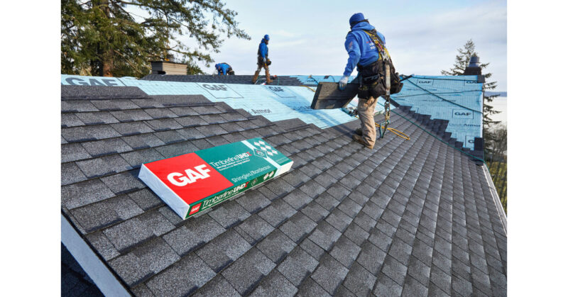 Comparing GAF Timberline HD and HDZ: Which Roofing Shingle is Right for You?