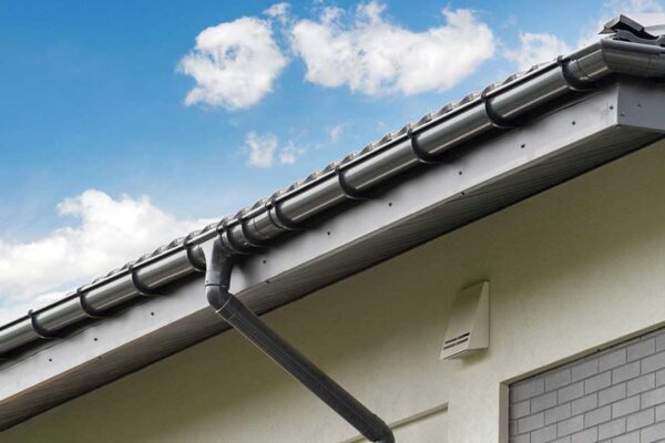 Prevent Water Damage: Fixing Leaking Gutters Made Simple