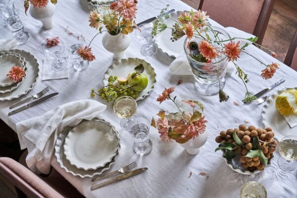 Elegant and Whimsical Easter Tablescapes to Delight Your Guests