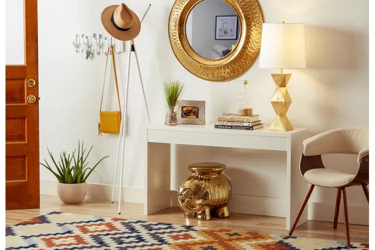 Elevate Your Entryway Expert Tips for Wall Decor